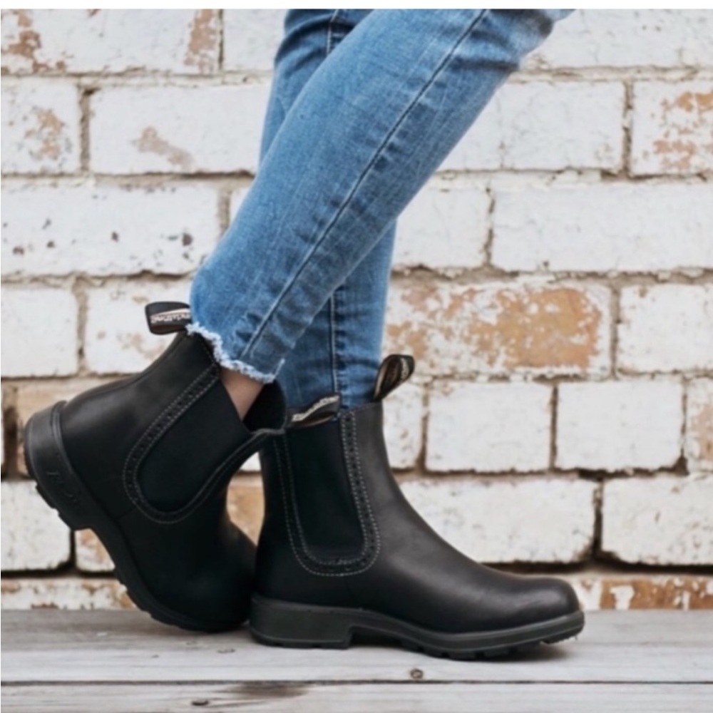 BlUNDSTONE Size 4 (US Women’s 7) 1448 Chelsea Original High Top Boots Pull On